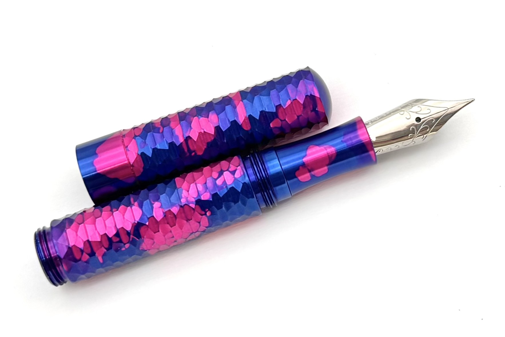 SchonDSGNAnodizedAluminumBubbleGumFacetedPocketSixFP_D